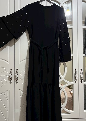 Siyah Nakışlı Uzun Gotik Elbise