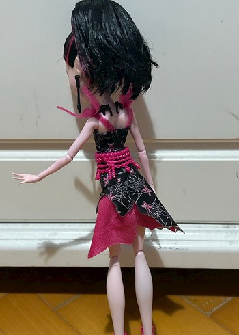 Monster High Draculaura bebek ozel ilan