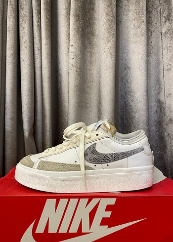 Nike blazer