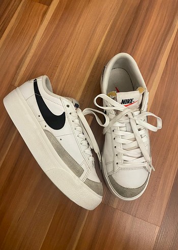 Nike Beyaz Platform Spor Ayakkabı