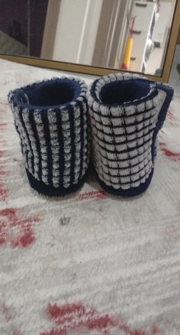 erkek Çocuk Renkli Nakışlı Kürklü Ev Terliği - Görsel 2