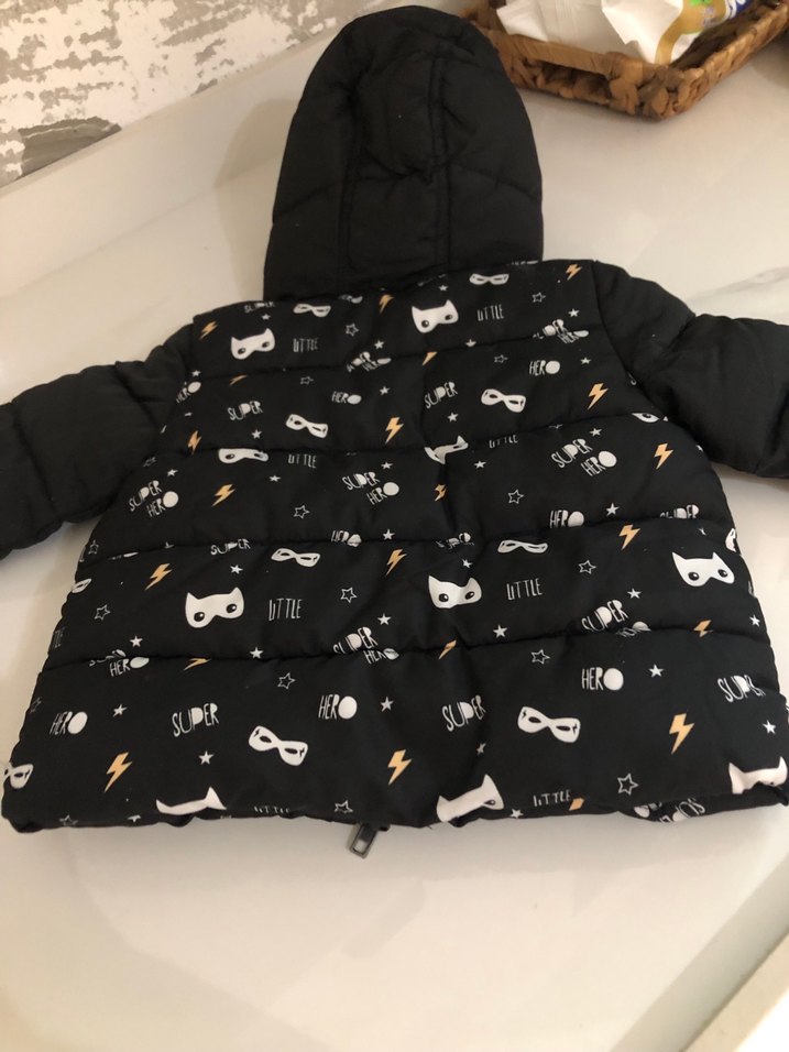 Erkek Çocuk Siyah Baskılı Fermuarlı Mont - Görsel 4