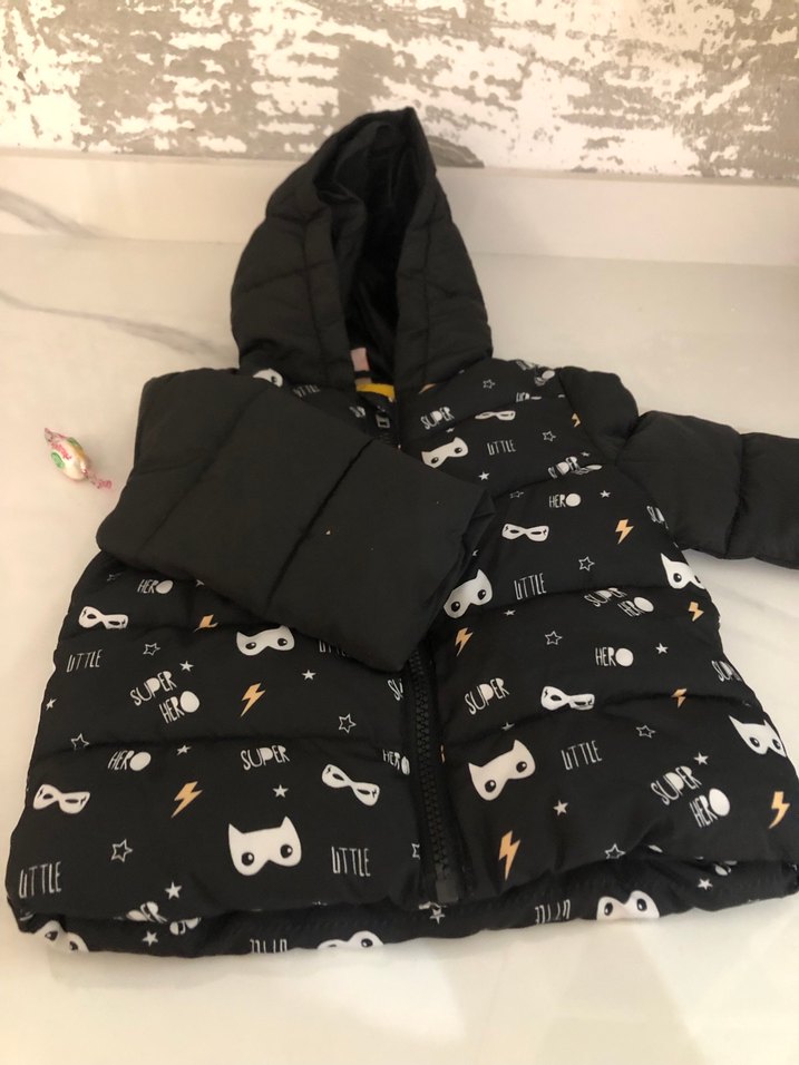 Erkek Çocuk Siyah Baskılı Fermuarlı Mont - Görsel 2
