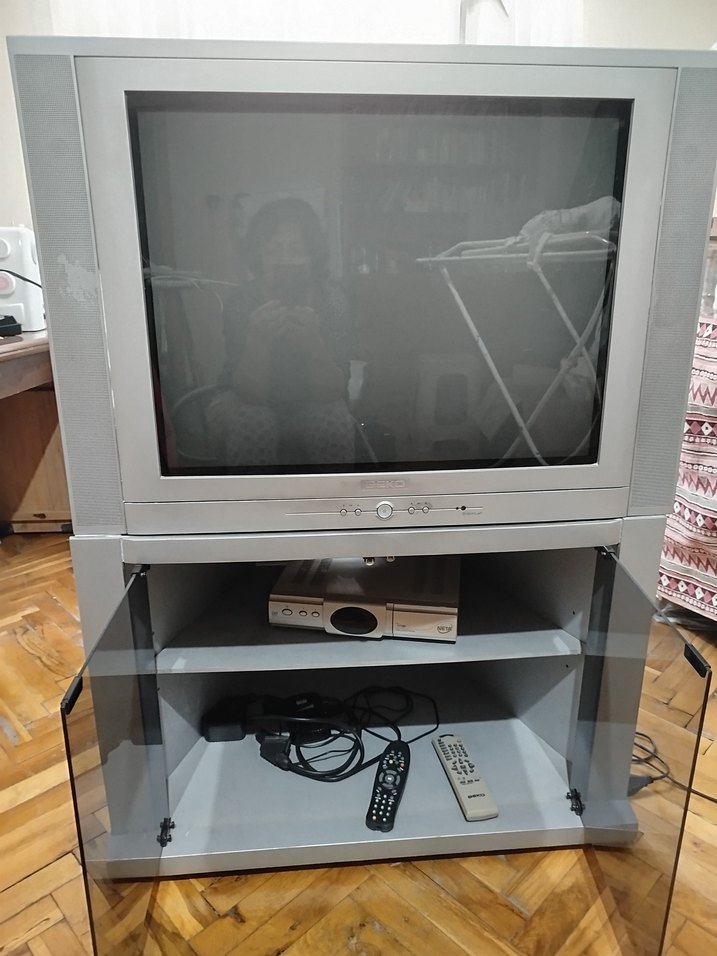 Beko  tv ve ünitesi Gri CRT Monitör ve Alt Raflı Dolap - Görsel 2