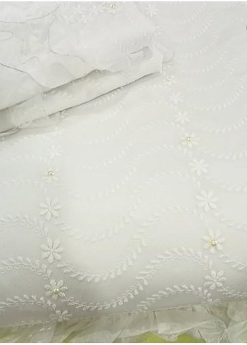 İşlemeli Beyaz Parlak Yatak Örtüsü - Görsel 3