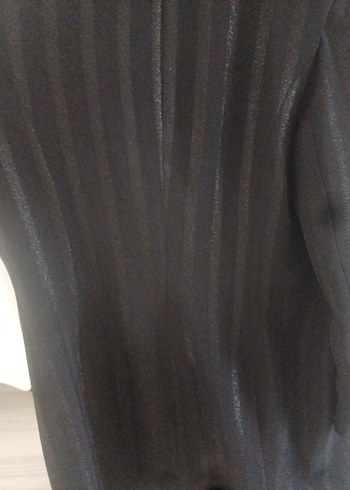 44 Beden Uzun Siyah Düğmeli Saten Blazer Ceket