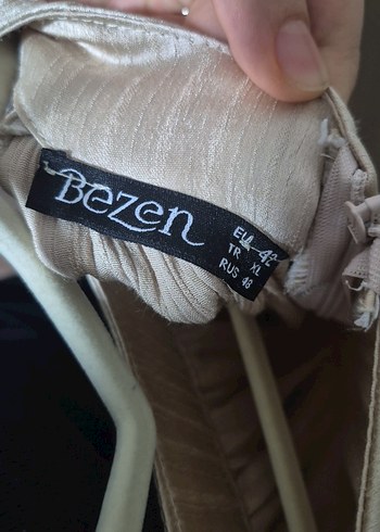 Bej Pileli Uzun saten Elbise - Görsel 3