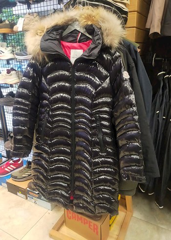 l Beden Moncler kürklü kapşonlu siyah parlak uzun şişme mont
