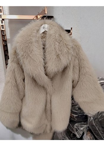 Diğer Bej Midi Boy Suni Kürk Detaylı Kadın Ceket