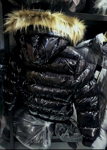 l Beden siyah Renk Moncler Kürklü Siyah Kısa parlak Mont