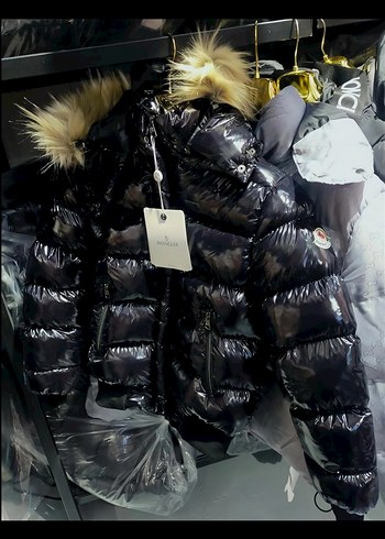 Moncler Kürklü Siyah Kısa parlak Mont