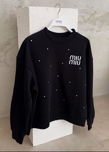 Miu miu oversize pırlanta taşlı siyah sweatshirt