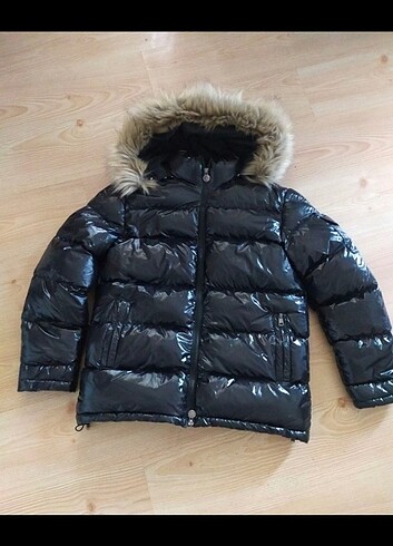Moncler Moncler parlak siyah şisme mont