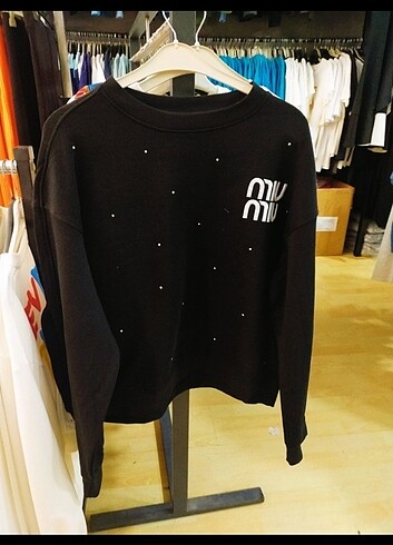 Miu Miu Miu pırlanta taşlı oversize sweatshirt