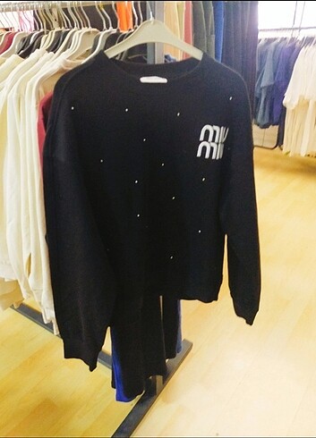 m Beden Miu pırlanta taşlı oversize sweatshirt