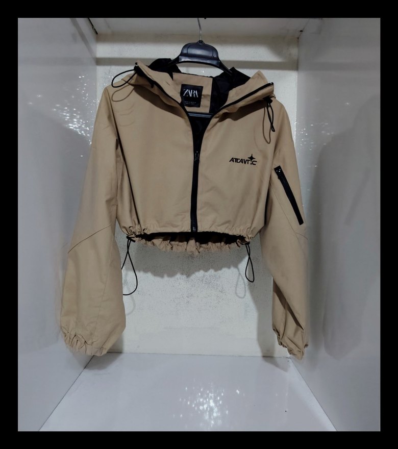 Zara Bej Kapüşonlu Mini üst crop Ceket su geçirmez yağmurluk - Görsel 3