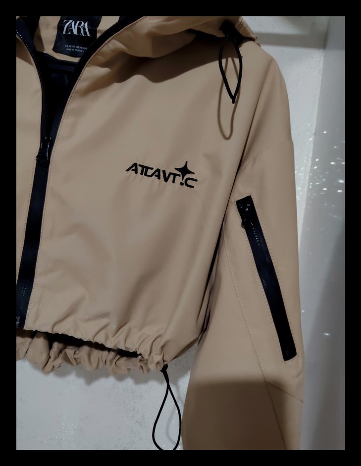 Zara Bej Kapüşonlu Mini üst crop Ceket su geçirmez yağmurluk - Görsel 4