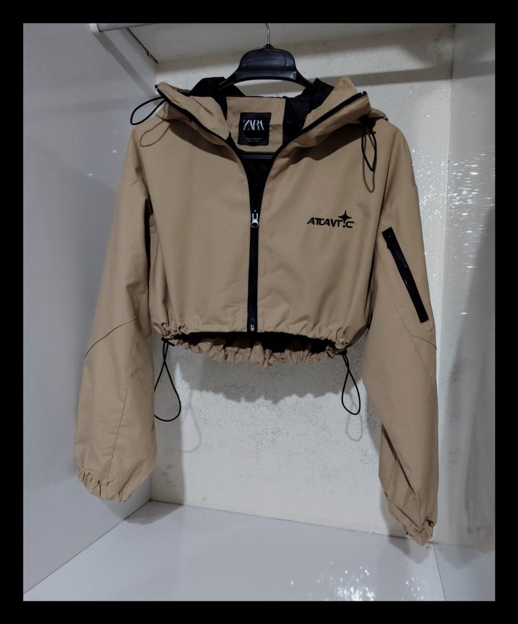 Zara Bej Kapüşonlu Mini üst crop Ceket su geçirmez yağmurluk - Görsel 5