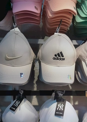 Beyaz Adidas Nakışlı Spor Şapka