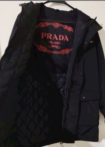 Prada Kapusonlu Siyah Mevsimlik İnce Uzun Yagmurluk Mont