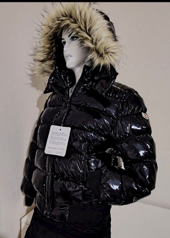 Diğer Moncler Parlak Siyah Kapusonlu Sisme Mont