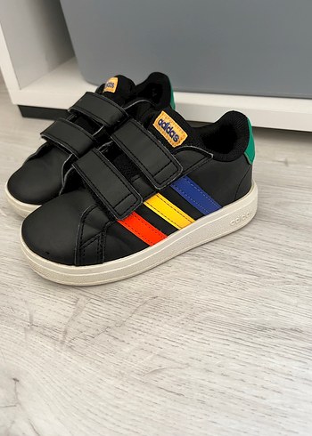 Adidas Çocuk Siyah Adidas Sneaker - Renkli Şeritli