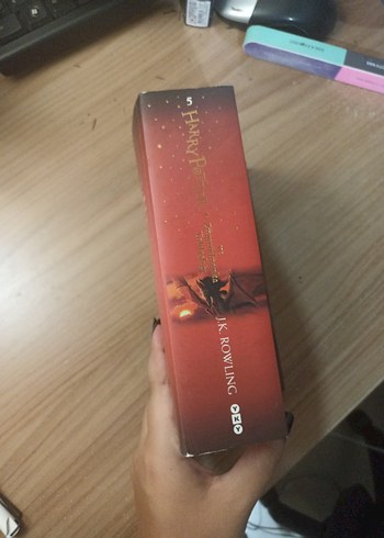 Beden Renk Harry Potter ve Zümrüdüanka Yoldaşlığı