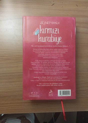 Beden Kırmızı Kurabiye - Zeynep Sahra (ciltli)