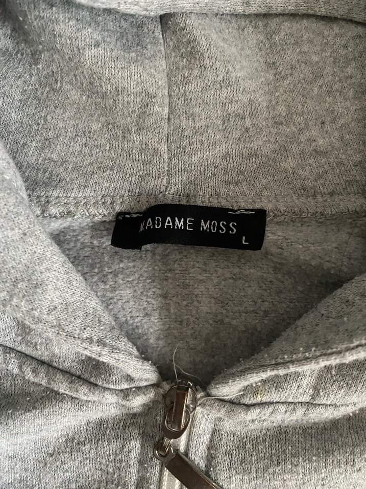 Gri Kapüşonlu - Görsel 3