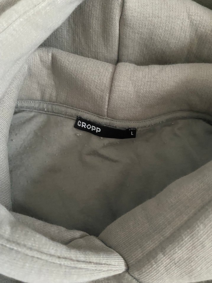 Gri kapüşonlu crop sweatshirt - Görsel 2