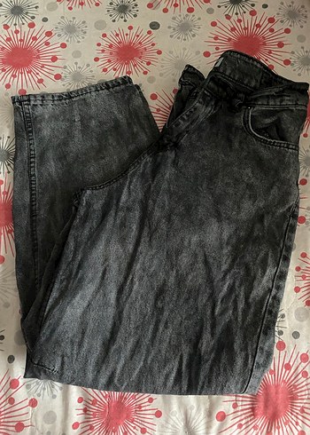 Gri kemerli kot pantolon - Görsel 3