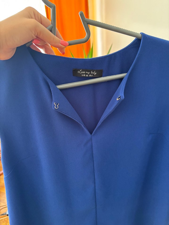 Mavi Yüksek Yakalı Kolsuz Midi Elbise - Görsel 2