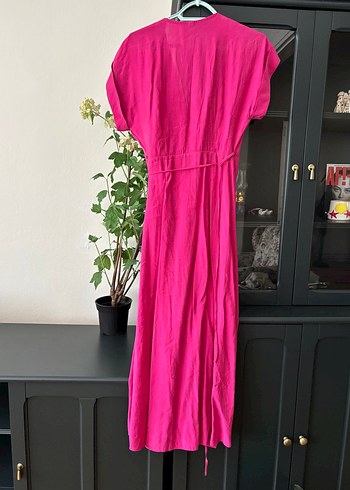 Pembe V Yakalı Uzun Kadın Elbise - Görsel 4