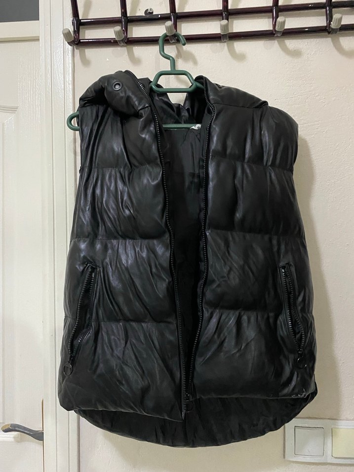 Siyah Deri Kemerli Kolsuz Yelek - Görsel 2