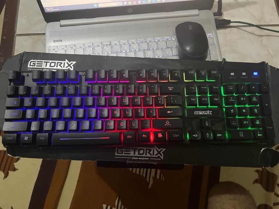 Renkli LED aydınlatmalı mekanik klavye - Görsel 3