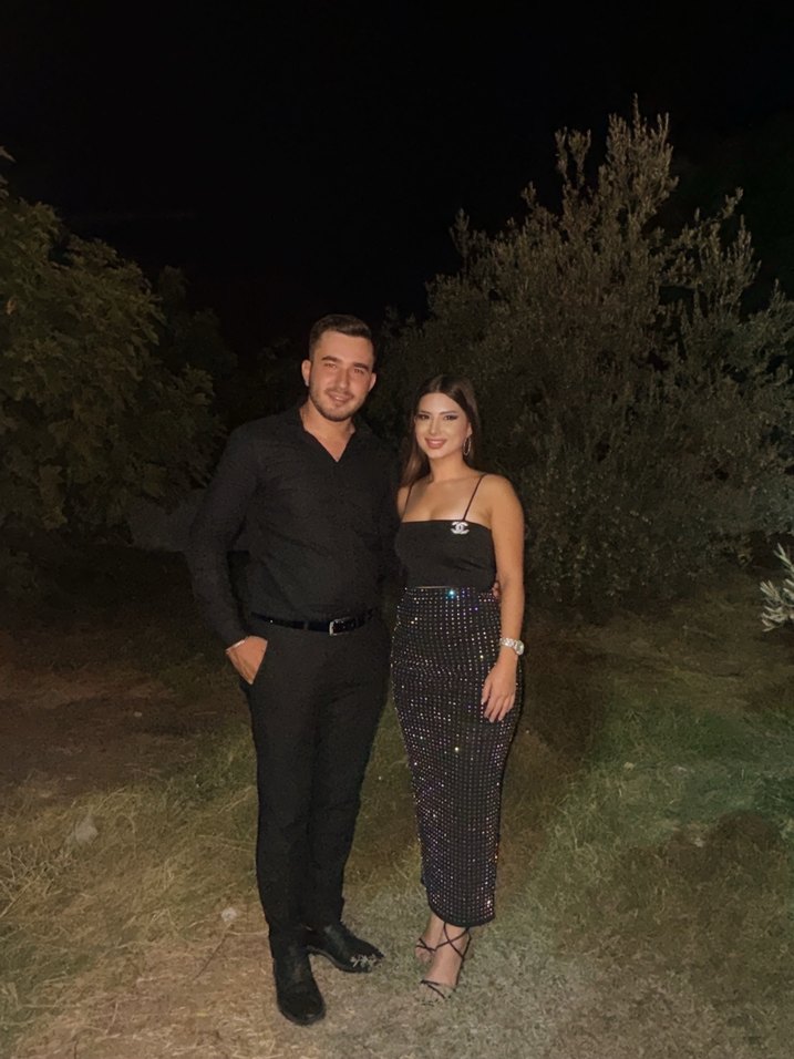 Siyah arkası yırtmaçlı taş Desenli midi boy etek - Görsel 3