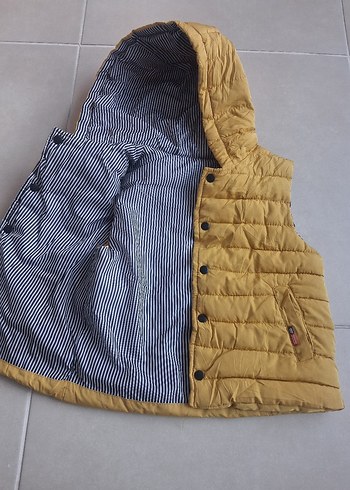 Sarı Kapüşonlu Erkek Çocuk Yelek - Görsel 5