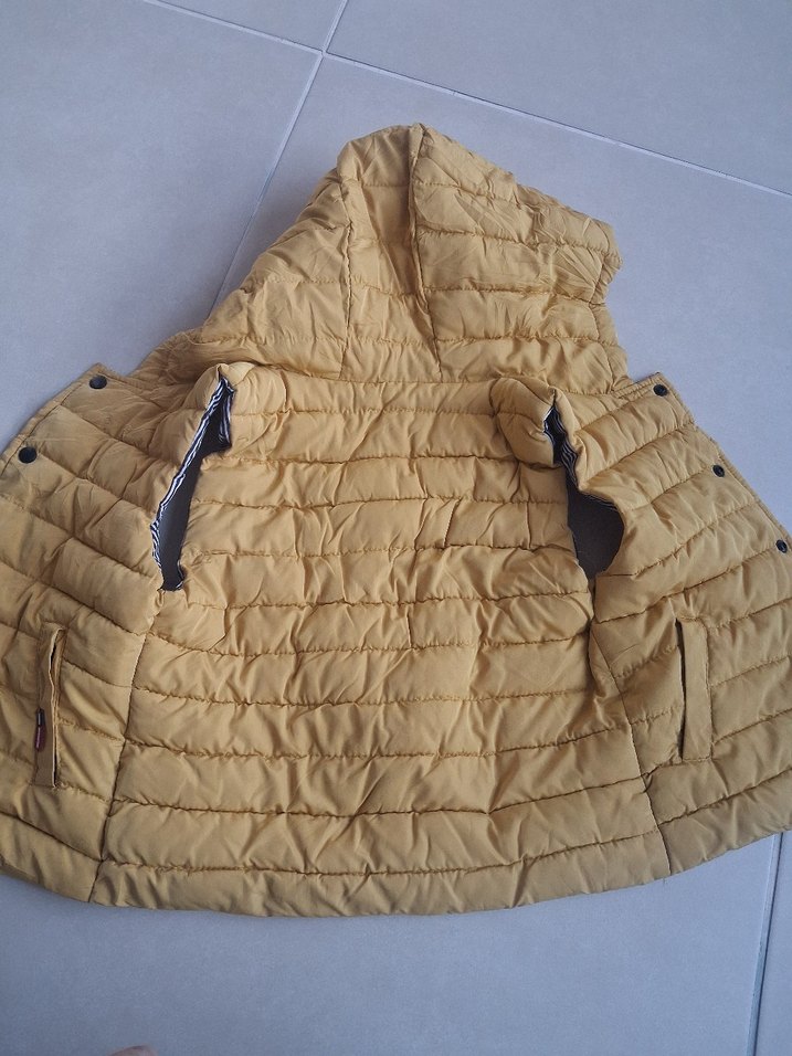 Sarı Kapüşonlu Erkek Çocuk Yelek - Görsel 4