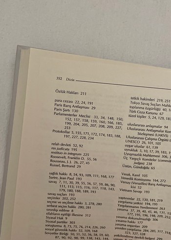  İnsan Hakları Hukuku Kitabı - Rona Aybay