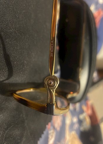 vogue altın Tokalı Kadın Gözlüğü - Görsel 3