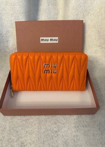 Turuncu Deri Miu Miu Fermuarlı Kadın Cüzdanı