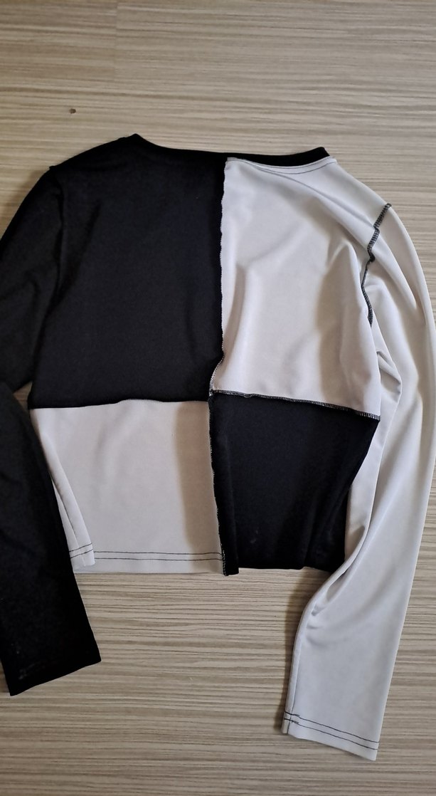 Uzun Kollu Siyah Beyaz Tişört - Görsel 2