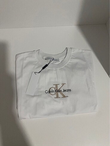 Calvin klein beyaz tişört
