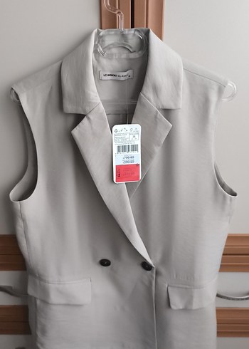 Düğmeli Bej Kolsuz Kadın Blazer - Görsel 3