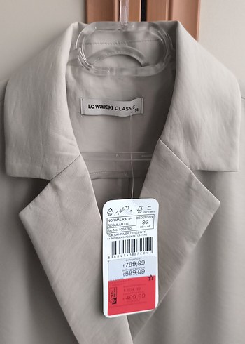 Düğmeli Bej Kolsuz Kadın Blazer - Görsel 4