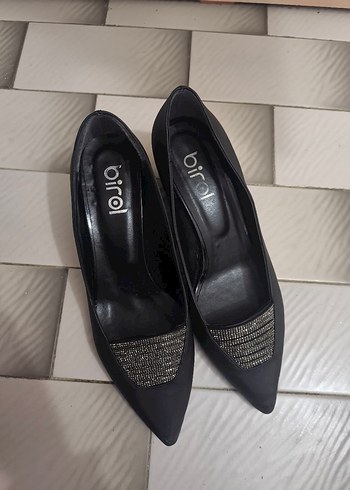 Siyah Parlak Tokalı Kadın Klasik Topuklu Ayakkabı - Görsel 4