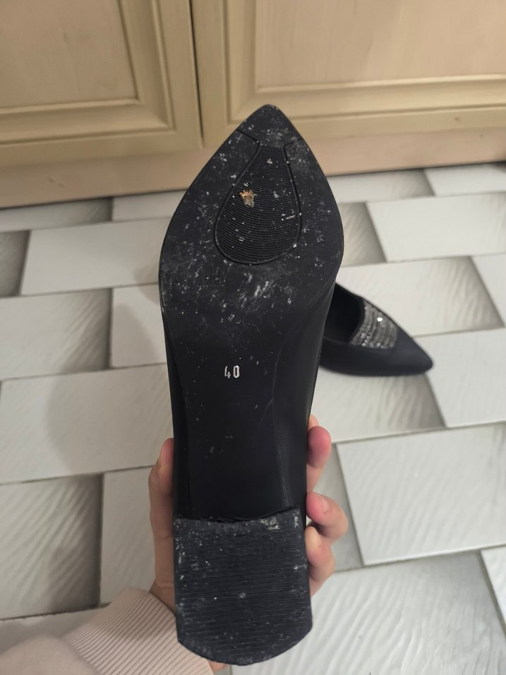 Siyah Parlak Tokalı Kadın Klasik Topuklu Ayakkabı - Görsel 3