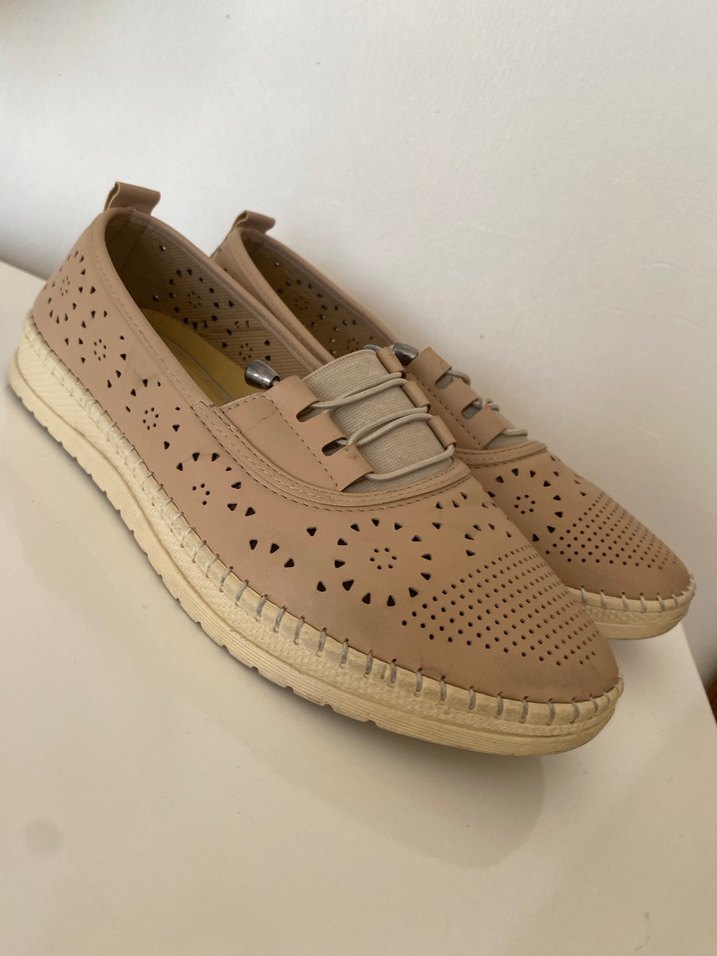 Bej Dolgu Topuklu Kemer Detaylı Kadın Babet - Görsel 3