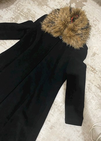 Kürklü Yaka Siyah Uzun Kaban - Görsel 2