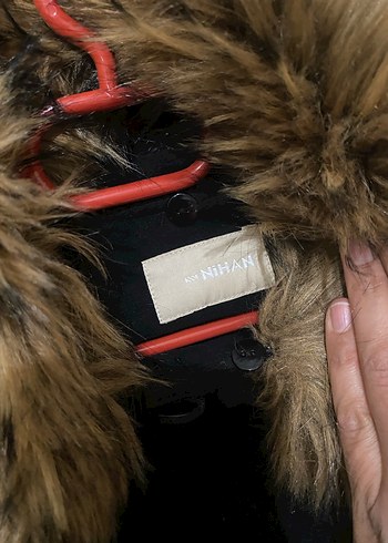 Kürklü Yaka Siyah Uzun Kaban - Görsel 5